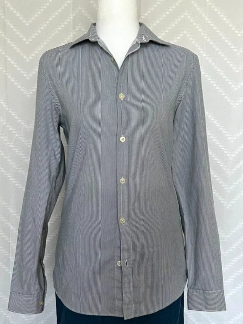 H & M Women Pin Stripe Navy Blue White Stripe Button Down Darted Size XS